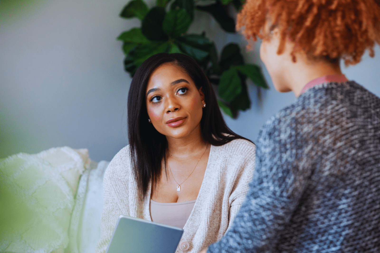 A counselor attentively listening to a client during a one-on-one session, highlighting the personalized care offered by Berea, Kentucky Drug and Alcohol Rehab Resources.